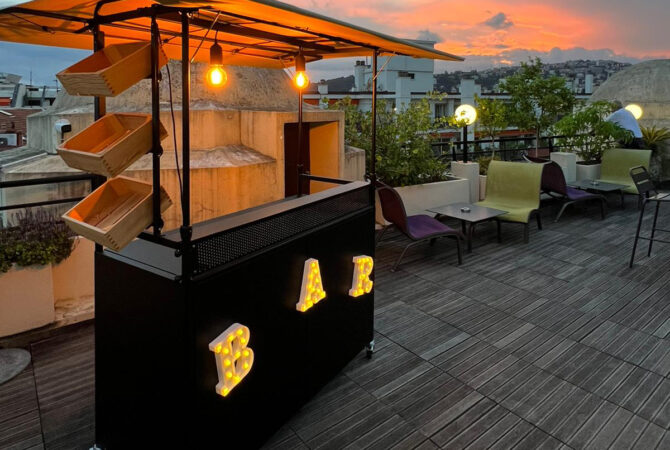 Stand-Bar-Cocktails-Pliable-Nice-Dinettes-1